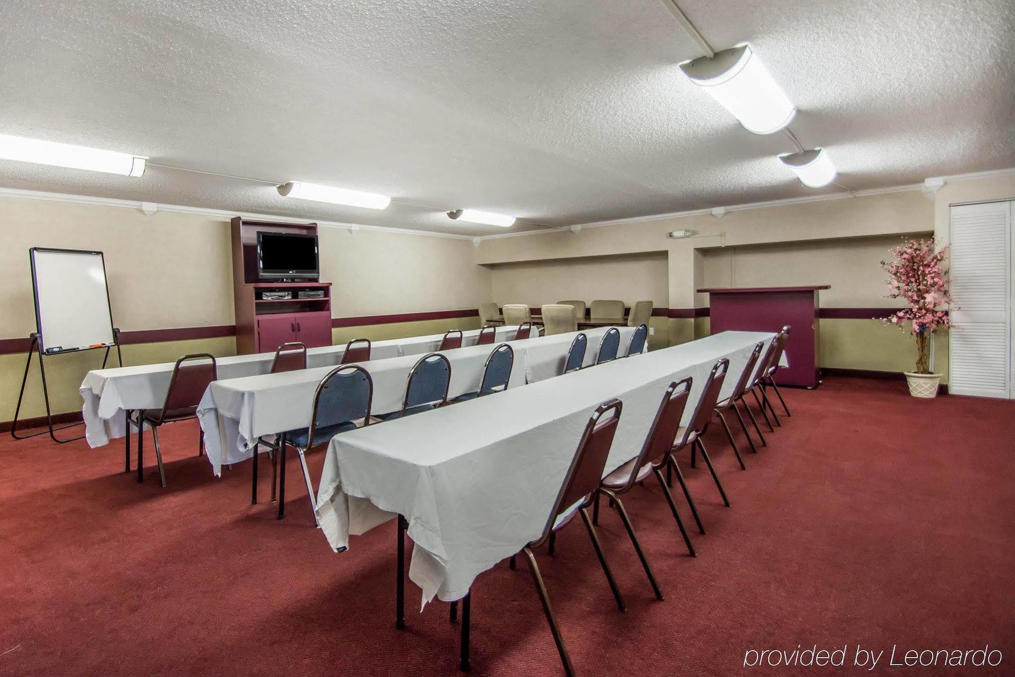 Quality Inn & Suites At Tropicana Field St. Petersburg Eksteriør bilde